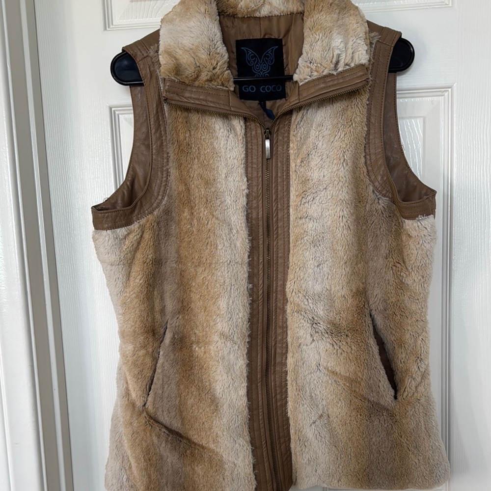 Go Coco Women's Tan Faux Fur Vest